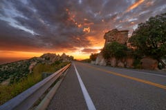 Заход солнца вдоль шоссе Каталины на Mt Lemmon в Tucson, Аризоне стоковое фото rf Заход солнца вдоль шоссе Каталины на Mt Lemmon в Tucson, Аризоне стоковое фото rf