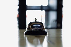 Звонок для официанта в кафе стоковые изображения rf Звонок для официанта в кафе стоковые изображения rf
