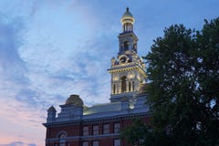 Здание суда Sevier County в Sevierville, Теннесси, США - взгляде со стороны стоковые изображения Здание суда Sevier County в Sevierville, Теннесси, США - взгляде со стороны стоковые изображения
