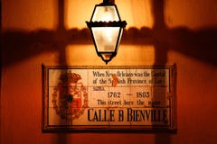 Знак света и улицы газа New Orleans стоковые фото Знак света и улицы газа New Orleans стоковые фото