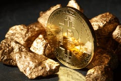 Золотые монетка Bitcoin и насыпь золота Cryptocurrency Bitcoin стоковые изображения Золотые монетка Bitcoin и насыпь золота Cryptocurrency Bitcoin стоковые изображения
