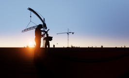 Изображение силуэта инженера по строительству и монтажу широкое стоковая фотография rf Изображение силуэта инженера по строительству и монтажу широкое стоковая фотография rf