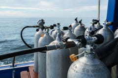 Изображение цилиндров кислорода для нырять, конец-вверх Стоковое Изображение RF Изображение цилиндров кислорода для нырять, конец-вверх Стоковое Изображение RF