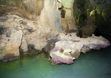 Индийская пещера в Vinales, Кубе Подземная пещера с сталактитами и сталагмитами, и река Стоковые Фото Индийская пещера в Vinales, Кубе Подземная пещера с сталактитами и сталагмитами, и река Стоковые Фото