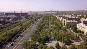 Индустриальная зона панорамы, дорога мульти-майны, железнодорожные пути паркует зону, спальную зону видеоматериал Индустриальная зона панорамы, дорога мульти-майны, железнодорожные пути паркует зону, спальную зону видеоматериал