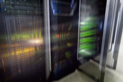 Интерьер комнаты сервера в datacenter, дизайне multi выдержки футуристическом Сеть сети, технология радиосвязи интернета, большие стоковые изображения Интерьер комнаты сервера в datacenter, дизайне multi выдержки футуристическом Сеть сети, технология радиосвязи интернета, большие стоковые изображения