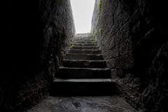 Исторические лестницы плиты камня enterance стоковая фотография rf Исторические лестницы плиты камня enterance стоковая фотография rf