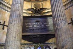 Италия rome Внутри пантеона усыпальница короля Италии VI стоковые фотографии rf Италия rome Внутри пантеона усыпальница короля Италии VI стоковые фотографии rf