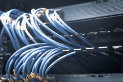 Кабели ethernet сети и панель пути стоковое фото rf Кабели ethernet сети и панель пути стоковое фото rf