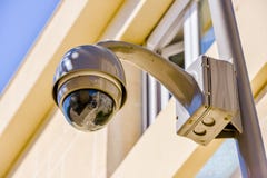 Камера или система охраны CCTV безопасностью в офисном здании стоковые фотографии rf Камера или система охраны CCTV безопасностью в офисном здании стоковые фотографии rf