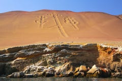 Канделябры Анд в заливе Pisco, Перу стоковое фото Канделябры Анд в заливе Pisco, Перу стоковое фото