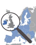 Карта Европейского союза без Англии после Brexit выделяя Великобританию за лупой иллюстрация штока Карта Европейского союза без Англии после Brexit выделяя Великобританию за лупой иллюстрация штока