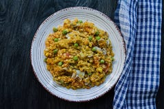 Каша чечевицы с овощами и травами o Диетическое меню r r стоковые изображения rf Каша чечевицы с овощами и травами o Диетическое меню r r стоковые изображения rf