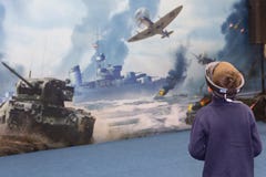 Киев, Украина - 8-ое октября 2017: Мальчик в стеклах виртуальной реальности на выставке стоковое фото Киев, Украина - 8-ое октября 2017: Мальчик в стеклах виртуальной реальности на выставке стоковое фото