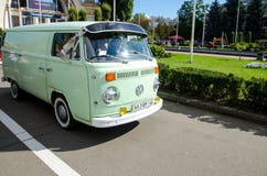 Киев, Украина - 30-ое сентября 2018: T2 транспортера Фольксваген Фестиваль OldCarLand стоковые фотографии rf Киев, Украина - 30-ое сентября 2018: T2 транспортера Фольксваген Фестиваль OldCarLand стоковые фотографии rf