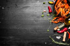 Кипеть ракы с белым вином и специями Стоковые Изображения Кипеть ракы с белым вином и специями Стоковые Изображения