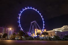 Колесо Ferris крупного игрока на гостинице Linq и казино на ноче - Лас-Вегас, Неваде, США стоковые фотографии rf Колесо Ferris крупного игрока на гостинице Linq и казино на ноче - Лас-Вегас, Неваде, США стоковые фотографии rf