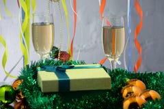 Коллаж рождества с подарками, шампанским, игрушками и ветвями ели Новый Год предпосылки стоковое фото rf Коллаж рождества с подарками, шампанским, игрушками и ветвями ели Новый Год предпосылки стоковое фото rf