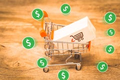 Коммерция e, покупает и продает онлайн, виртуальную корзину стоковая фотография rf Коммерция e, покупает и продает онлайн, виртуальную корзину стоковая фотография rf