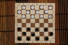 Контролеры в шахматной доске готовой для играть абстрактная иллюстрация игры принципиальной схемы 3d Настольная игра хобби контро стоковая фотография rf Контролеры в шахматной доске готовой для играть абстрактная иллюстрация игры принципиальной схемы 3d Настольная игра хобби контро стоковая фотография rf