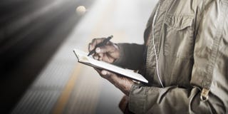 Концепция перемещения метода мозгового штурма сочинительства бизнесмена рекордная стоковые изображения Концепция перемещения метода мозгового штурма сочинительства бизнесмена рекордная стоковые изображения
