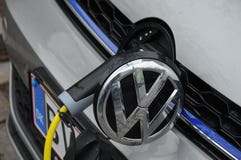 Копенгаген/Дания 13 Ноябрь 2018 Немецкий автоматический автомобиль VW Volks Wagen электрический на поручая этап в Копенгагене Дан стоковые изображения Копенгаген/Дания 13 Ноябрь 2018 Немецкий автоматический автомобиль VW Volks Wagen электрический на поручая этап в Копенгагене Дан стоковые изображения