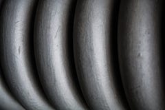 Косичка, толстая спирали серая от металла, для обслуживания элементов конструкции r Текстура или предпосылка в monophonic тонах стоковые фото Косичка, толстая спирали серая от металла, для обслуживания элементов конструкции r Текстура или предпосылка в monophonic тонах стоковые фото