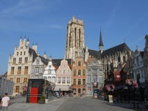 Красивый вид Mechelen, в flamish Бельгии стоковые фотографии rf Красивый вид Mechelen, в flamish Бельгии стоковые фотографии rf