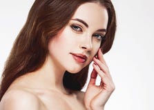 Красивый конец стороны женщины вверх по студии портрета изолированной на белизне стоковые изображения rf Красивый конец стороны женщины вверх по студии портрета изолированной на белизне стоковые изображения rf
