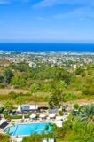 Красивый среднеземноморской ландшафт в киприоте Bellapais, регионе Kyrenia, северном Кипре принятом на солнечный день стоковая фотография Красивый среднеземноморской ландшафт в киприоте Bellapais, регионе Kyrenia, северном Кипре принятом на солнечный день стоковая фотография