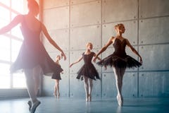 4 красивых балерины стоковое изображение 4 красивых балерины стоковое изображение
