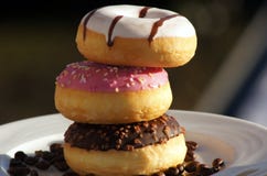 Красочный конец-вверх свободно-спермы Donuts стоковые изображения rf Красочный конец-вверх свободно-спермы Donuts стоковые изображения rf