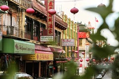 Красочный Чайна-таун в Сан-Франциско, Калифорния стоковое фото Красочный Чайна-таун в Сан-Франциско, Калифорния стоковое фото