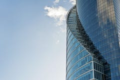 Кривые современного стеклянного здания Стоковые Изображения Кривые современного стеклянного здания Стоковые Изображения