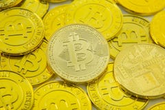 Крупный план изображения электронных денег валюты Bitcoin секретный стоковая фотография rf Крупный план изображения электронных денег валюты Bitcoin секретный стоковая фотография rf