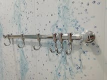 крюки для одежд в bathroom стоковое фото rf крюки для одежд в bathroom стоковое фото rf