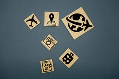 Кубы Dices с символами перемещения и немецким словом для перемещения - Reise стоковые фотографии rf Кубы Dices с символами перемещения и немецким словом для перемещения - Reise стоковые фотографии rf