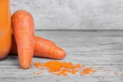 Куча свежих оранжевых морковей на серой предпосылке Сладостные сырцовые клубни моркови Все овощи для здоровых напитков стоковое изображение rf Куча свежих оранжевых морковей на серой предпосылке Сладостные сырцовые клубни моркови Все овощи для здоровых напитков стоковое изображение rf