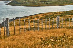 Ландшафты рядом с малым поселением на Огненной Земле около Ushuaia Патагония Аргентины в осени стоковые фотографии rf Ландшафты рядом с малым поселением на Огненной Земле около Ushuaia Патагония Аргентины в осени стоковые фотографии rf