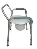 ливень commode стула ухода за больным стоковая фотография ливень commode стула ухода за больным стоковая фотография