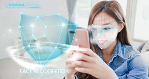 Лицевое опознавание с умным телефоном стоковое фото rf Лицевое опознавание с умным телефоном стоковое фото rf