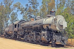 Локомотив пара ALCO Mikado 2-8-4 стоковые фотографии rf Локомотив пара ALCO Mikado 2-8-4 стоковые фотографии rf