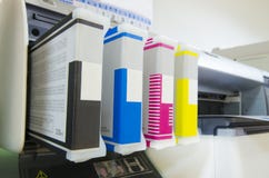 Магазин печати, картридж для принтера струйных принтеров большого формата стоковое фото rf Магазин печати, картридж для принтера струйных принтеров большого формата стоковое фото rf