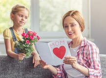 Мать и дочь стоковые изображения rf Мать и дочь стоковые изображения rf