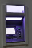 Машина рассказчика ATM улицы с пустым экраном стоковые изображения Машина рассказчика ATM улицы с пустым экраном стоковые изображения