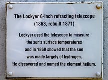 Мемориальная доска на нормандской обсерватории Lockyer около Sidmouth стоковое изображение rf Мемориальная доска на нормандской обсерватории Lockyer около Sidmouth стоковое изображение rf
