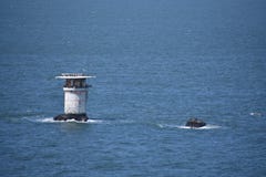 Мили трясут пусковую площадку посадки маяка и вертолета, 1 стоковая фотография rf Мили трясут пусковую площадку посадки маяка и вертолета, 1 стоковая фотография rf
