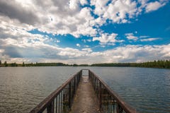 Мирная выравниваясь прогулка над морем, держит душу счастливый стоковая фотография rf Мирная выравниваясь прогулка над морем, держит душу счастливый стоковая фотография rf