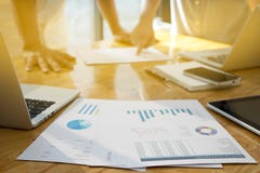 молодая исполнительная власть женщины бизнесмена metting Стоковые Изображения RF молодая исполнительная власть женщины бизнесмена metting Стоковые Изображения RF