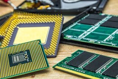 Модуль оперативной памяти немногих различные процессоров также и SSD Стоковые Фотографии RF Модуль оперативной памяти немногих различные процессоров также и SSD Стоковые Фотографии RF